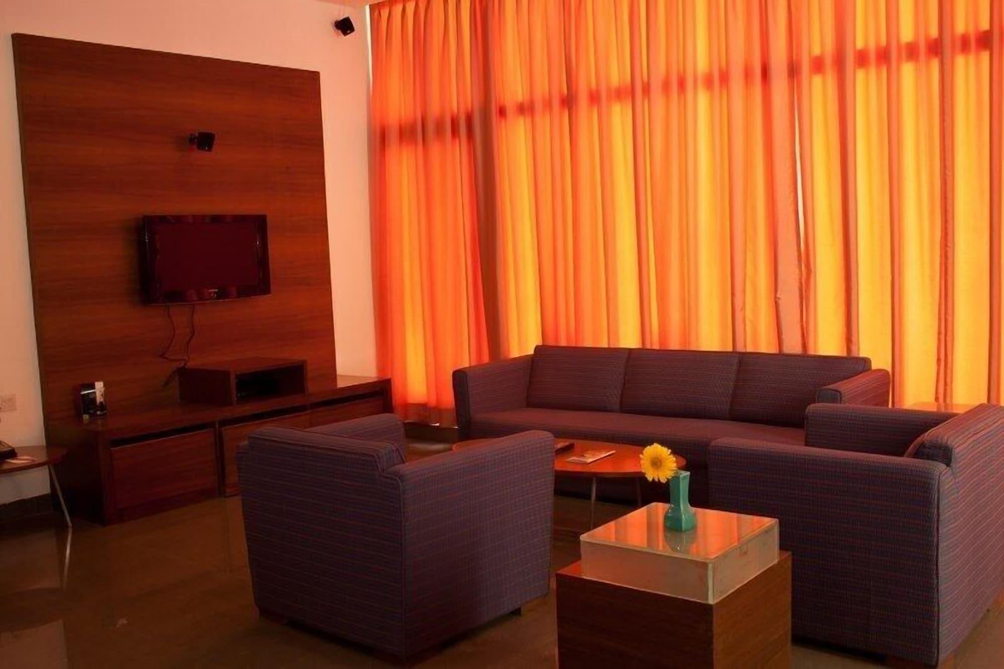 Hotel Parc Estique Pune Exterior photo