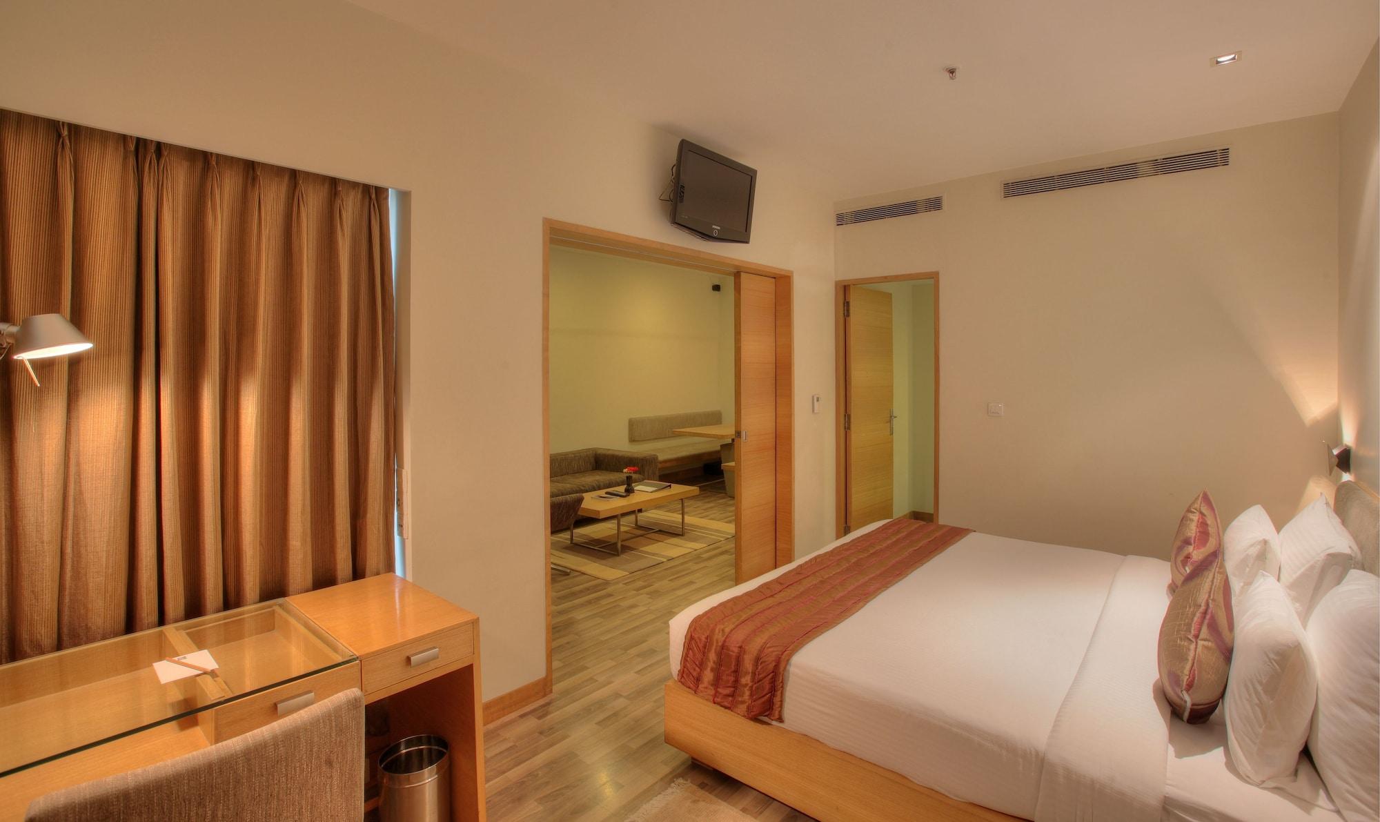 Hotel Parc Estique Pune Exterior photo