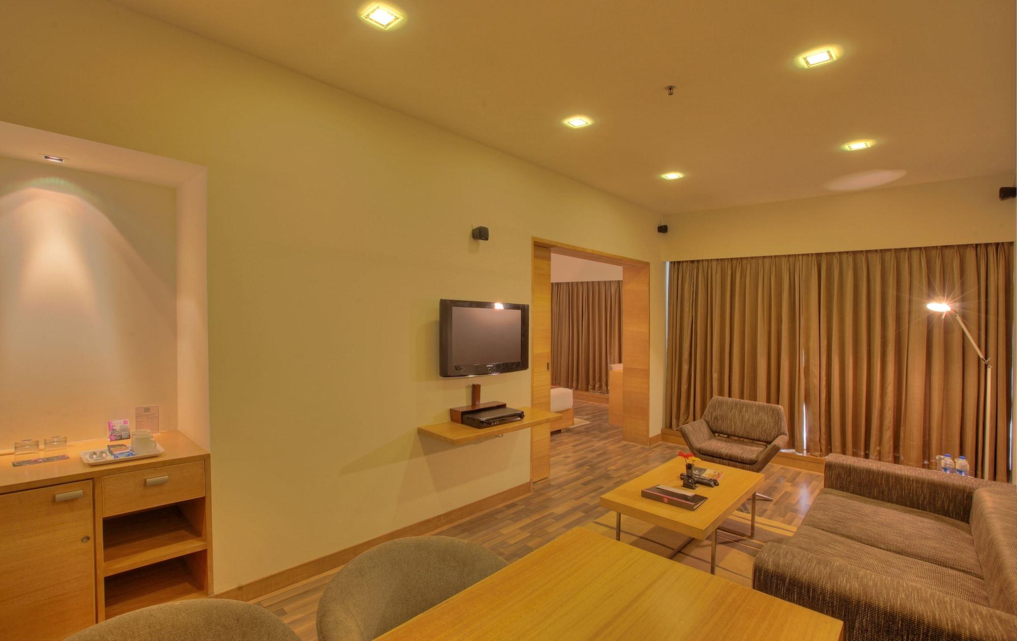 Hotel Parc Estique Pune Exterior photo