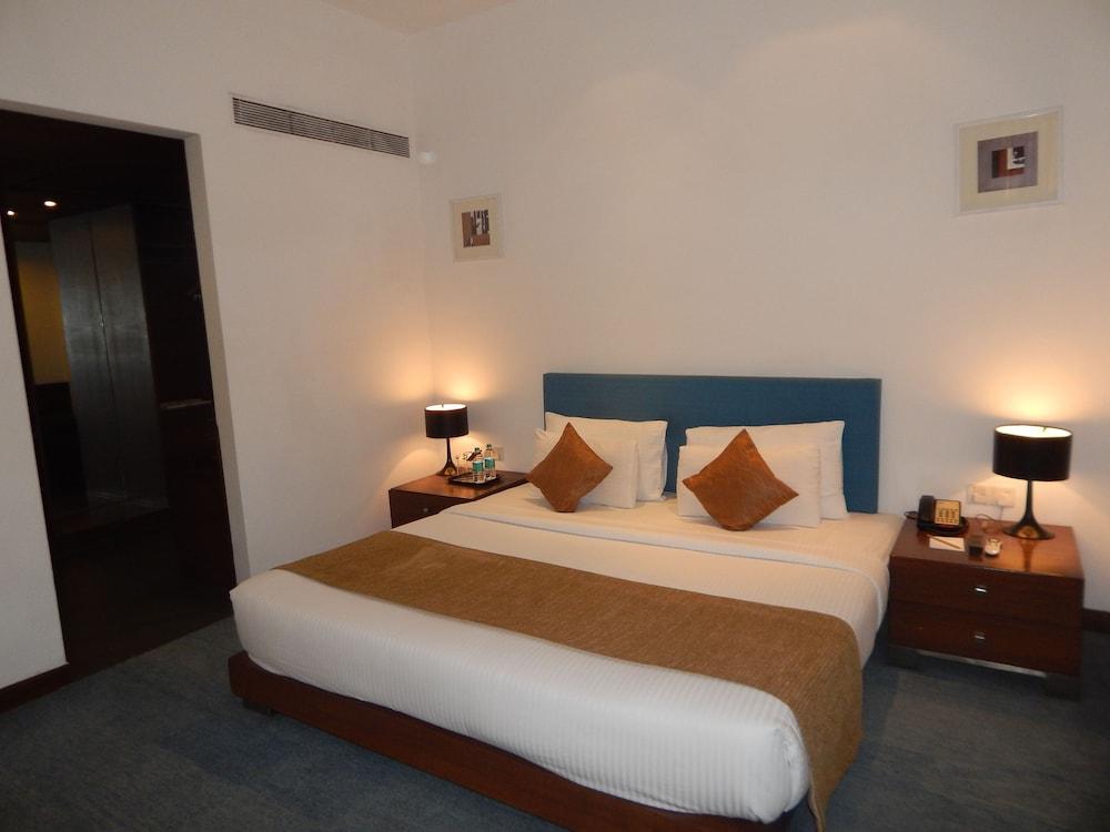 Hotel Parc Estique Pune Exterior photo