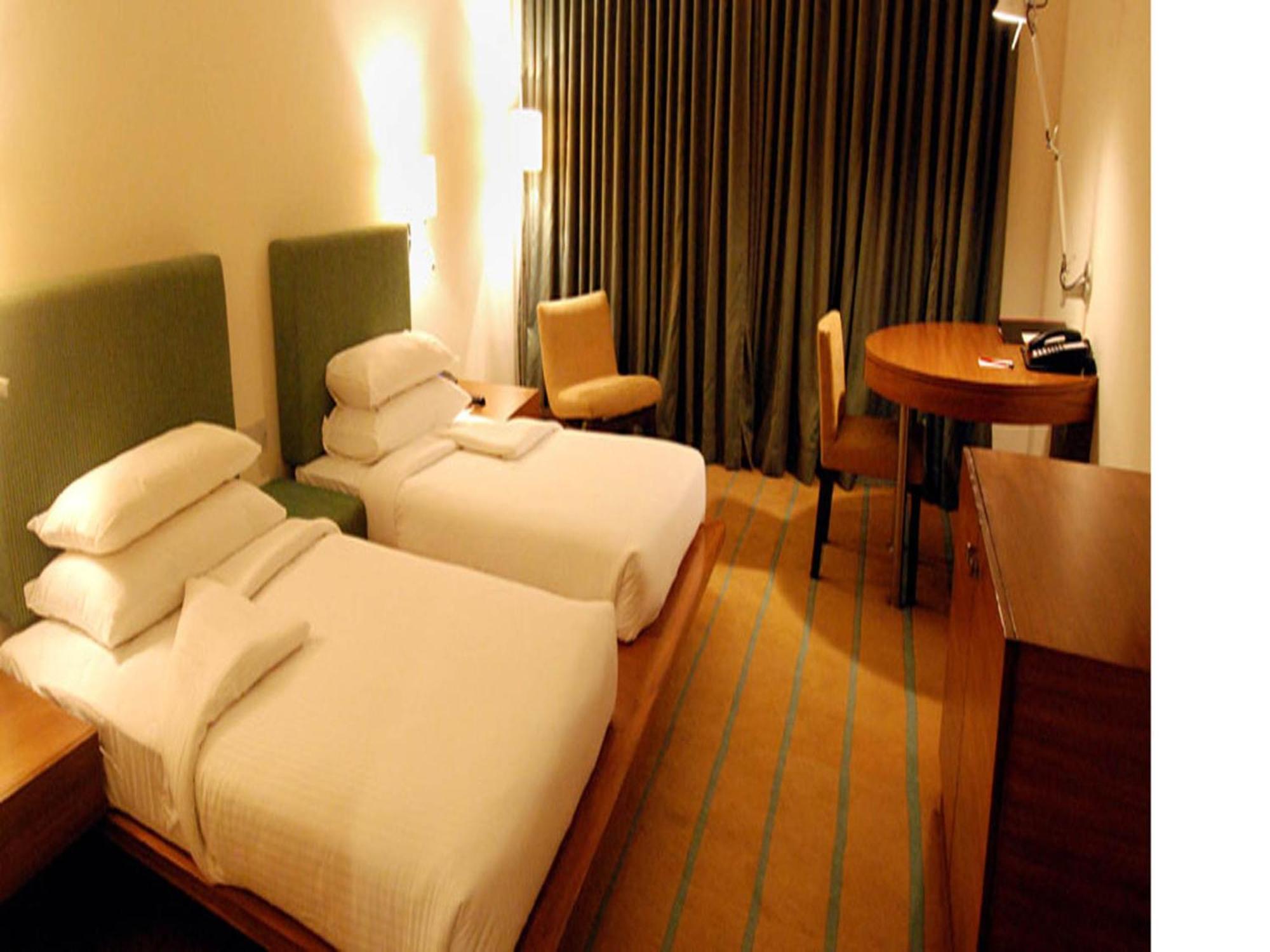 Hotel Parc Estique Pune Exterior photo