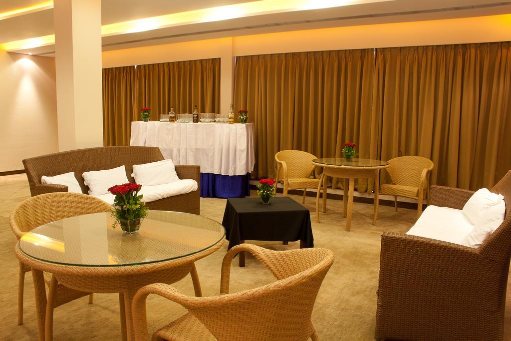Hotel Parc Estique Pune Exterior photo