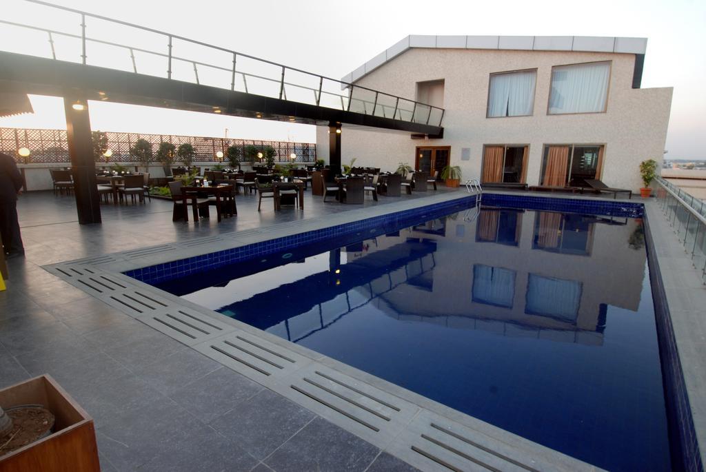 Hotel Parc Estique Pune Exterior photo