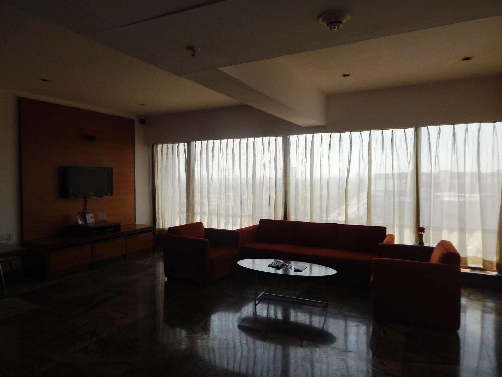 Hotel Parc Estique Pune Exterior photo