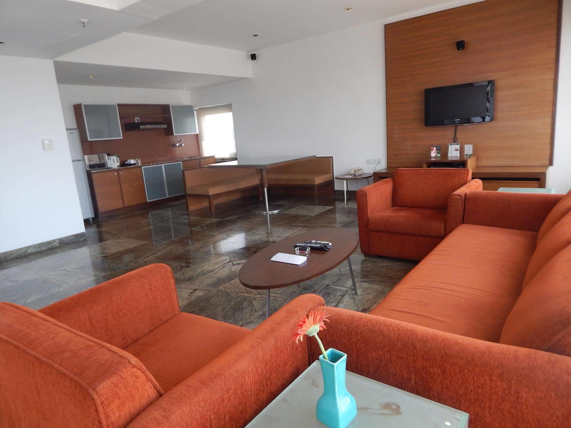 Hotel Parc Estique Pune Exterior photo