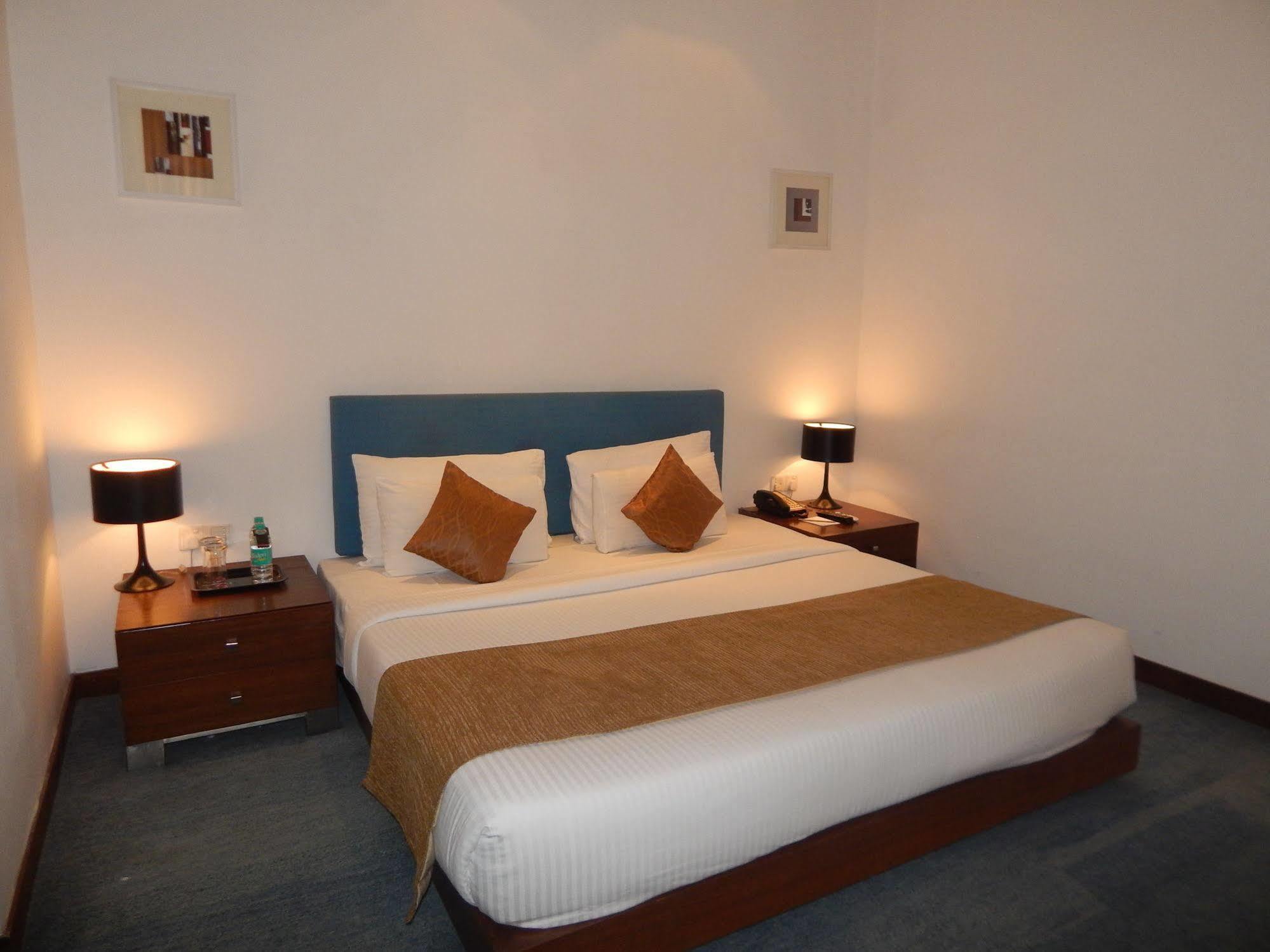 Hotel Parc Estique Pune Exterior photo