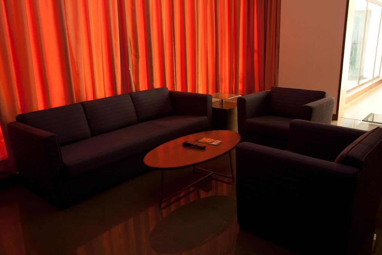 Hotel Parc Estique Pune Exterior photo