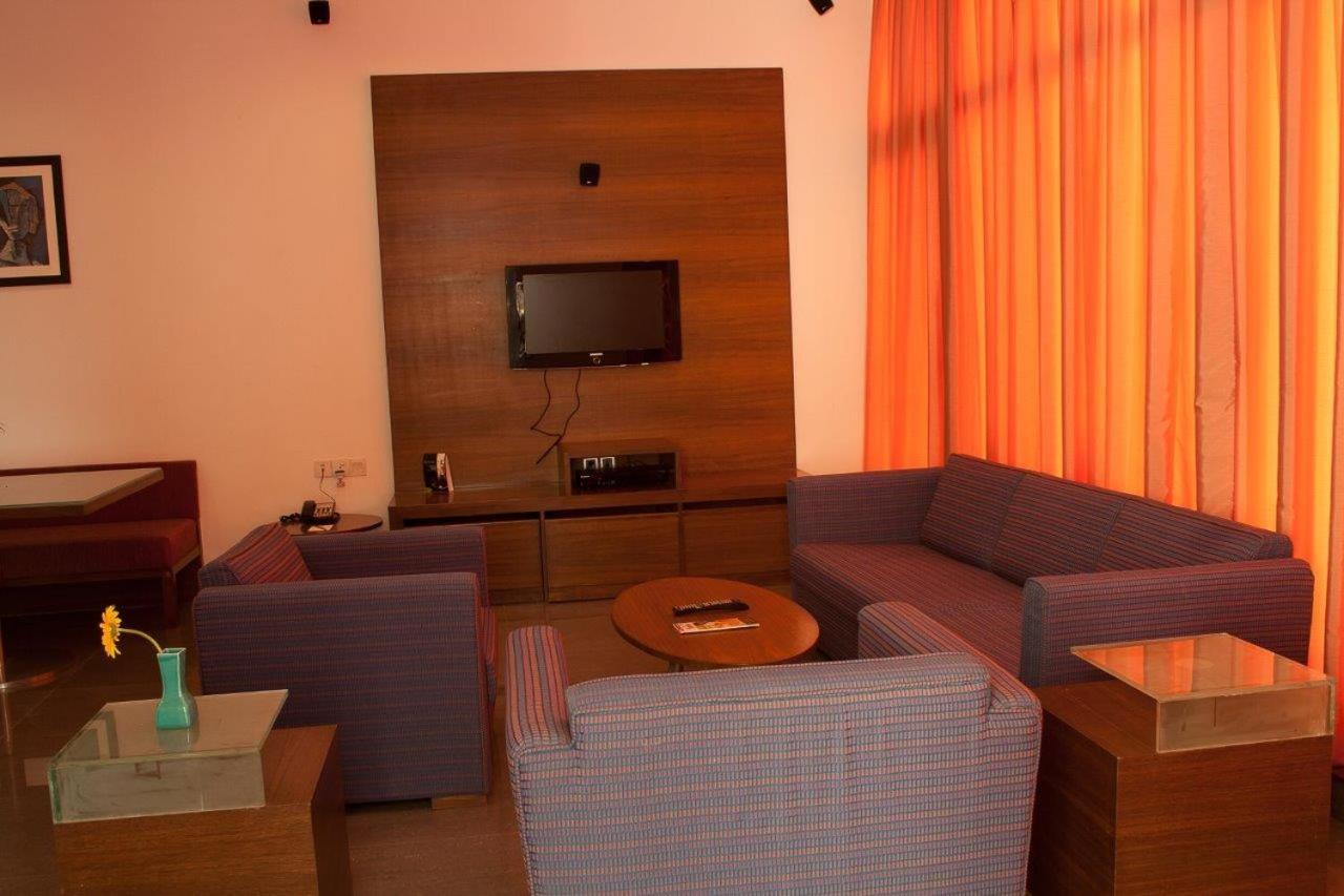 Hotel Parc Estique Pune Exterior photo